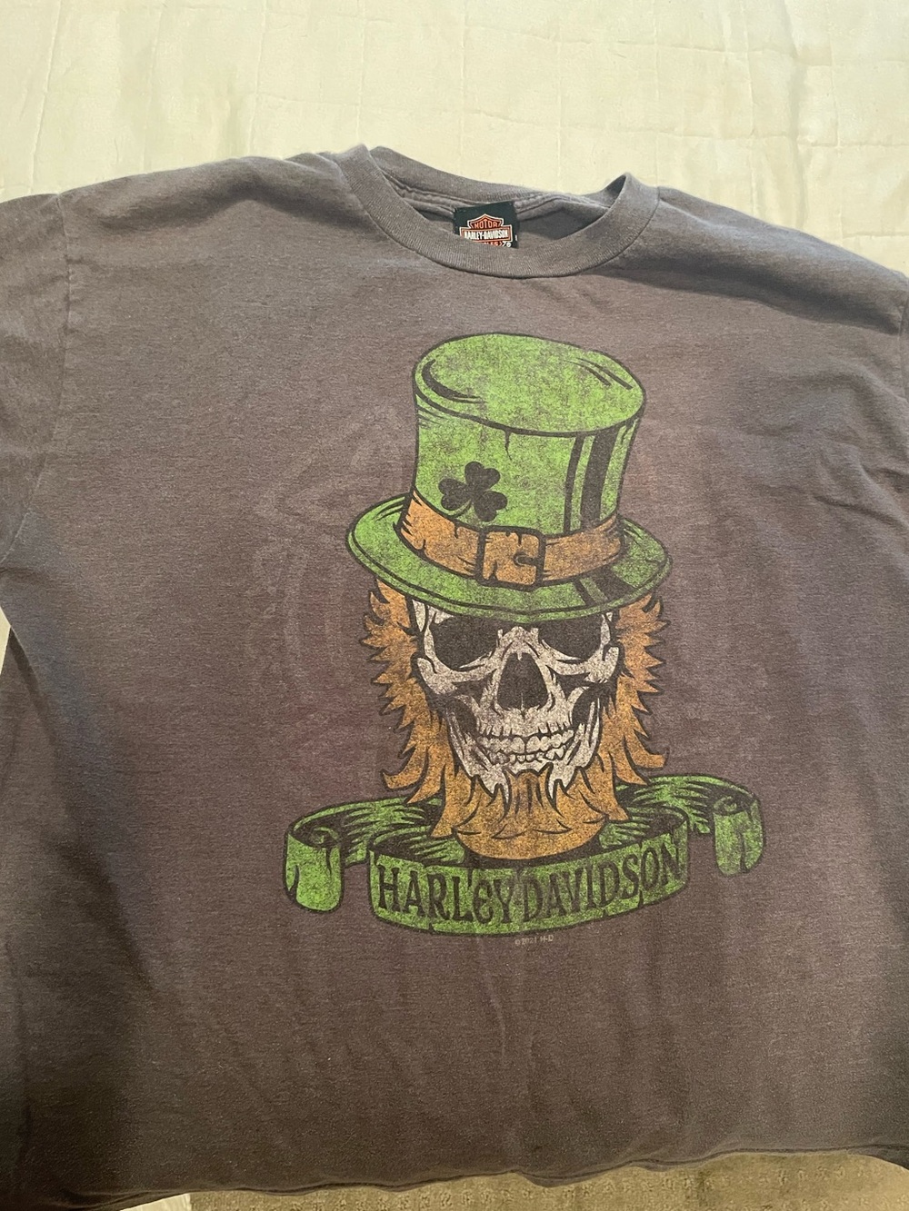 Harley-Davidson Black Tee with Green and Gold Skull Graphic
